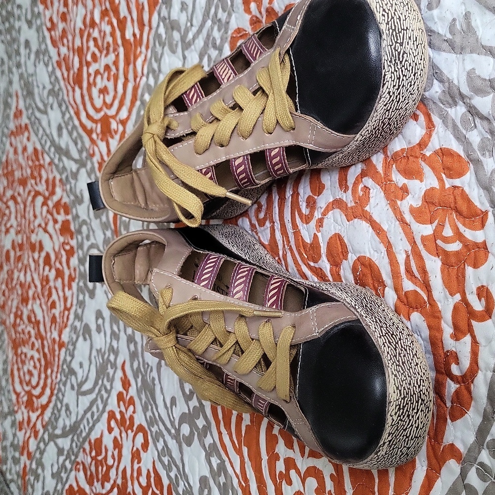 L'ARTISTE Spring Step Leather Sneakers
